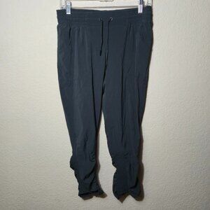 Athleta Prima Ruched Capri - Grey - Size Small - Style 983351